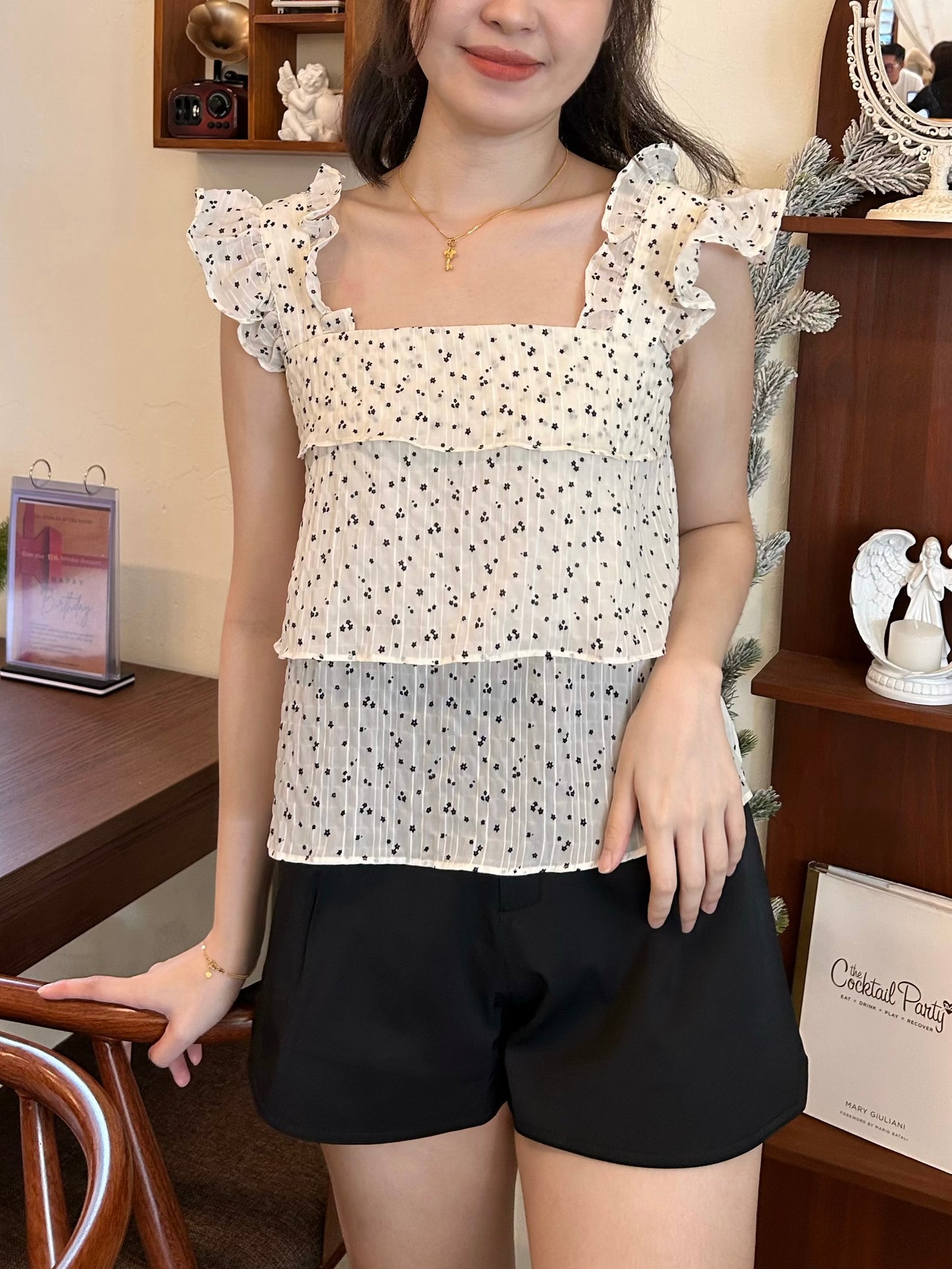 C157 Ruffle Starry Top