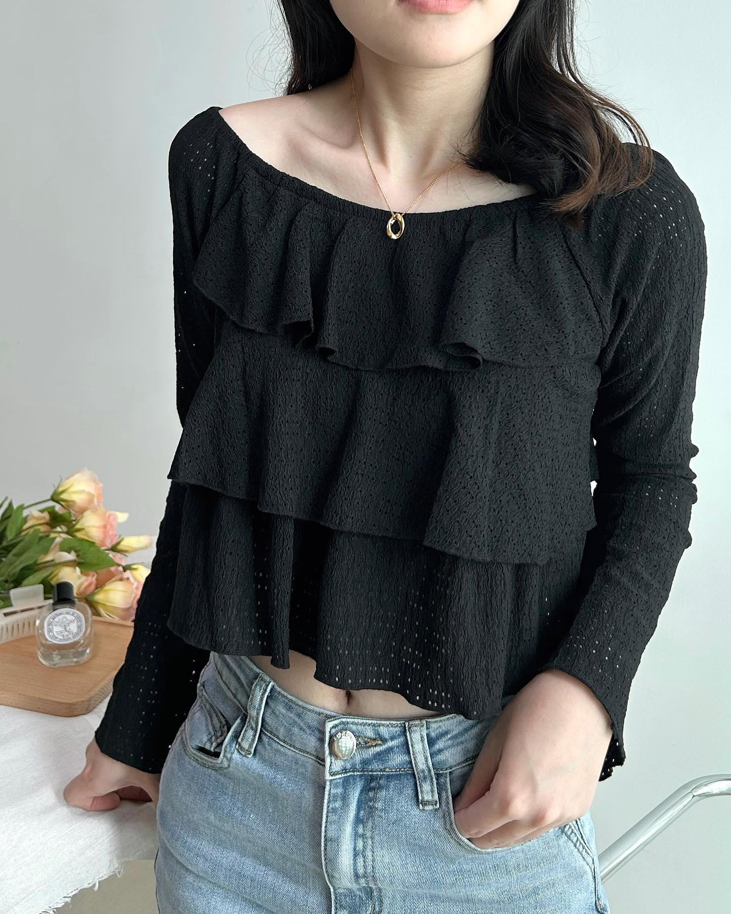 C810 Hollow Ruffles Long-Sleeved Top