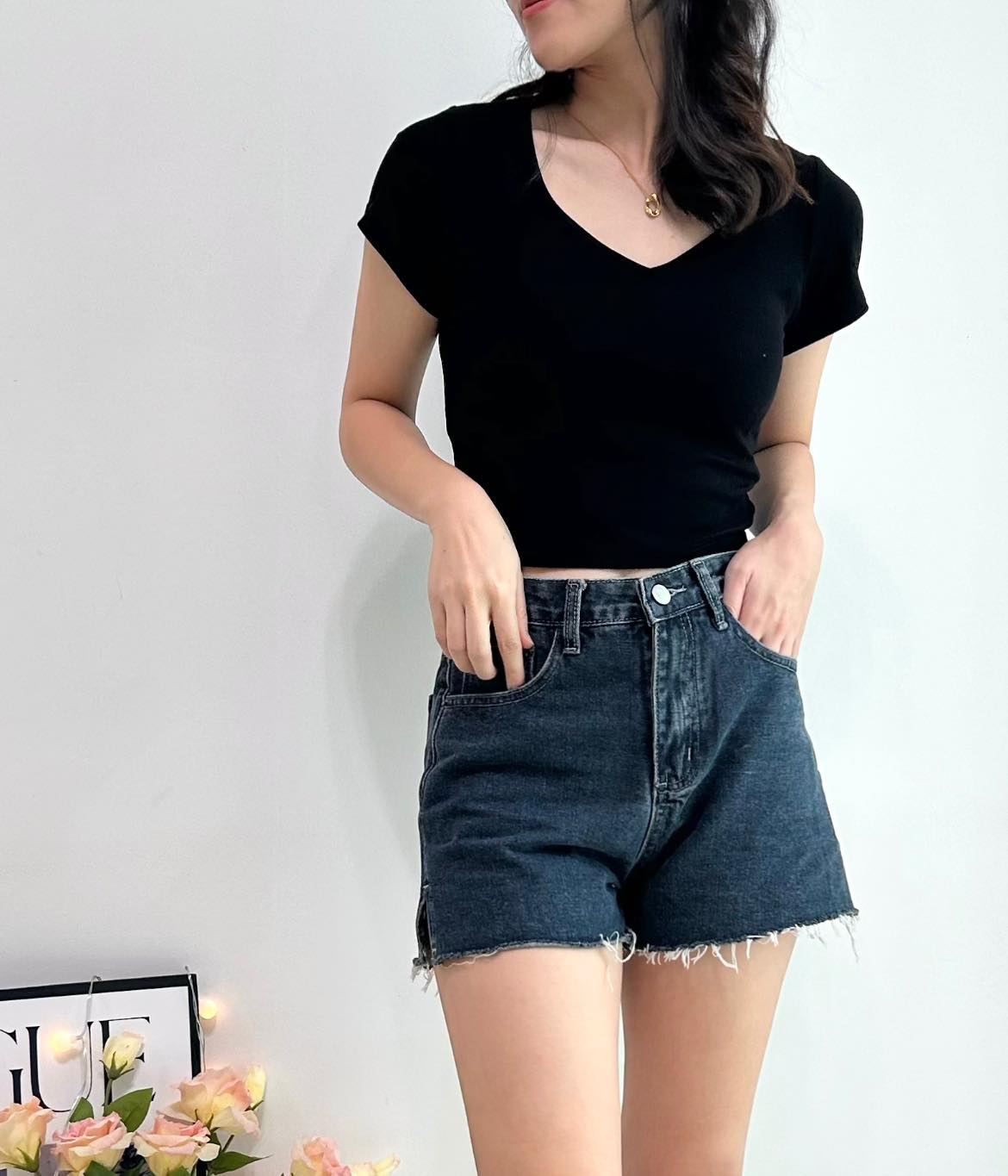 C97 Vina Padded V-neck Crop Top