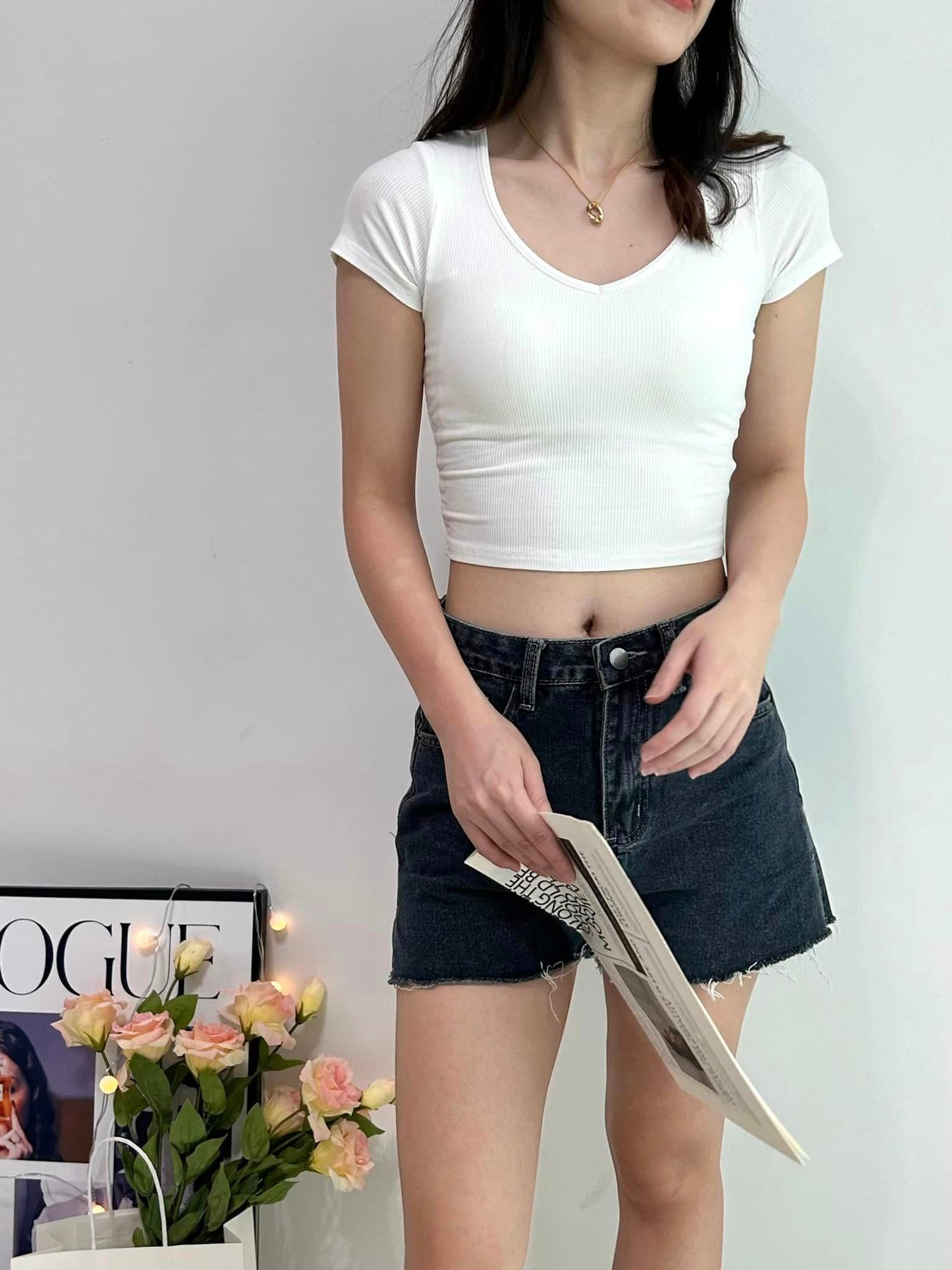 C97 Vina Padded V-neck Crop Top