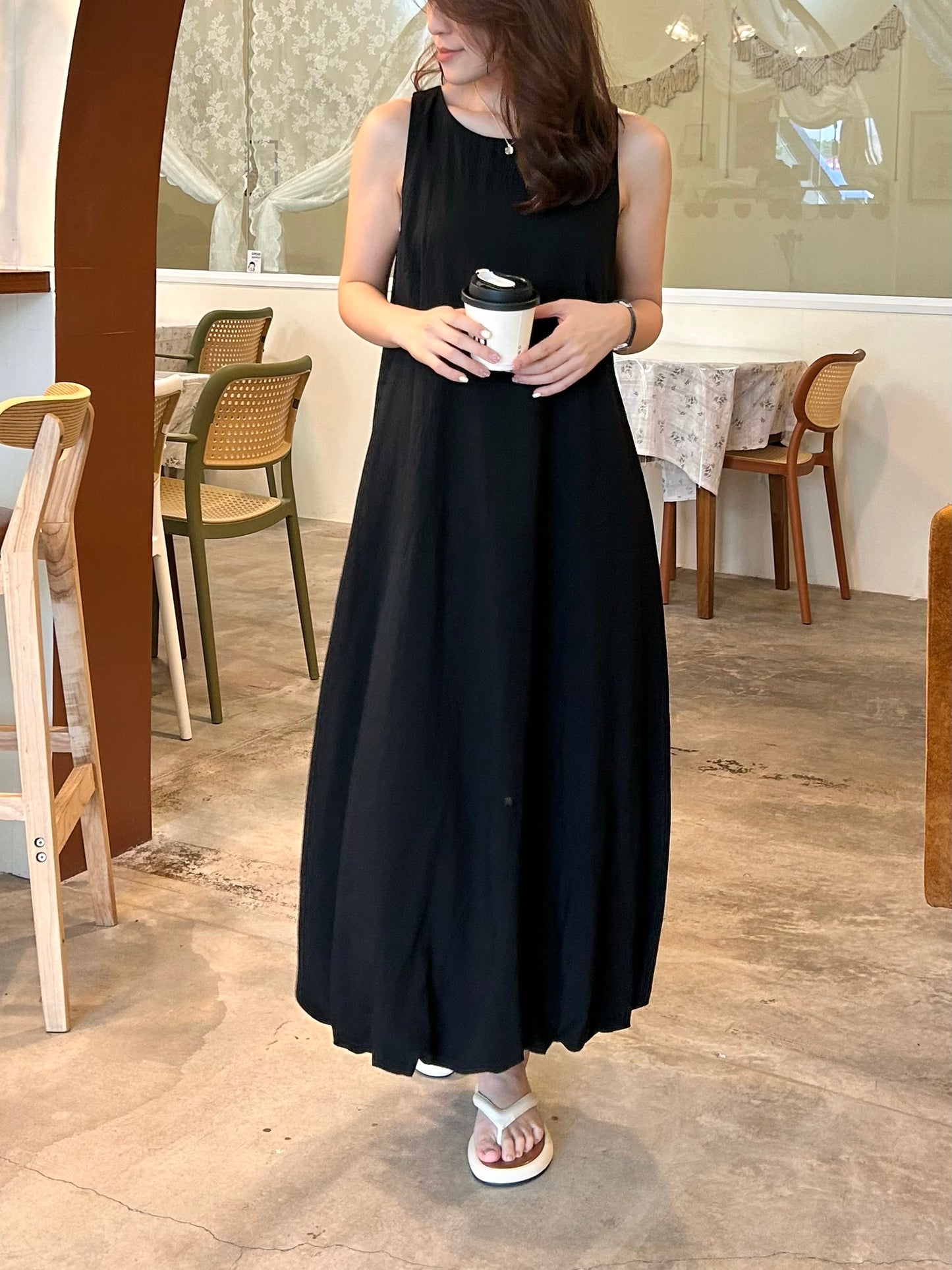 C155 Sleeveless Puffy Long Dress