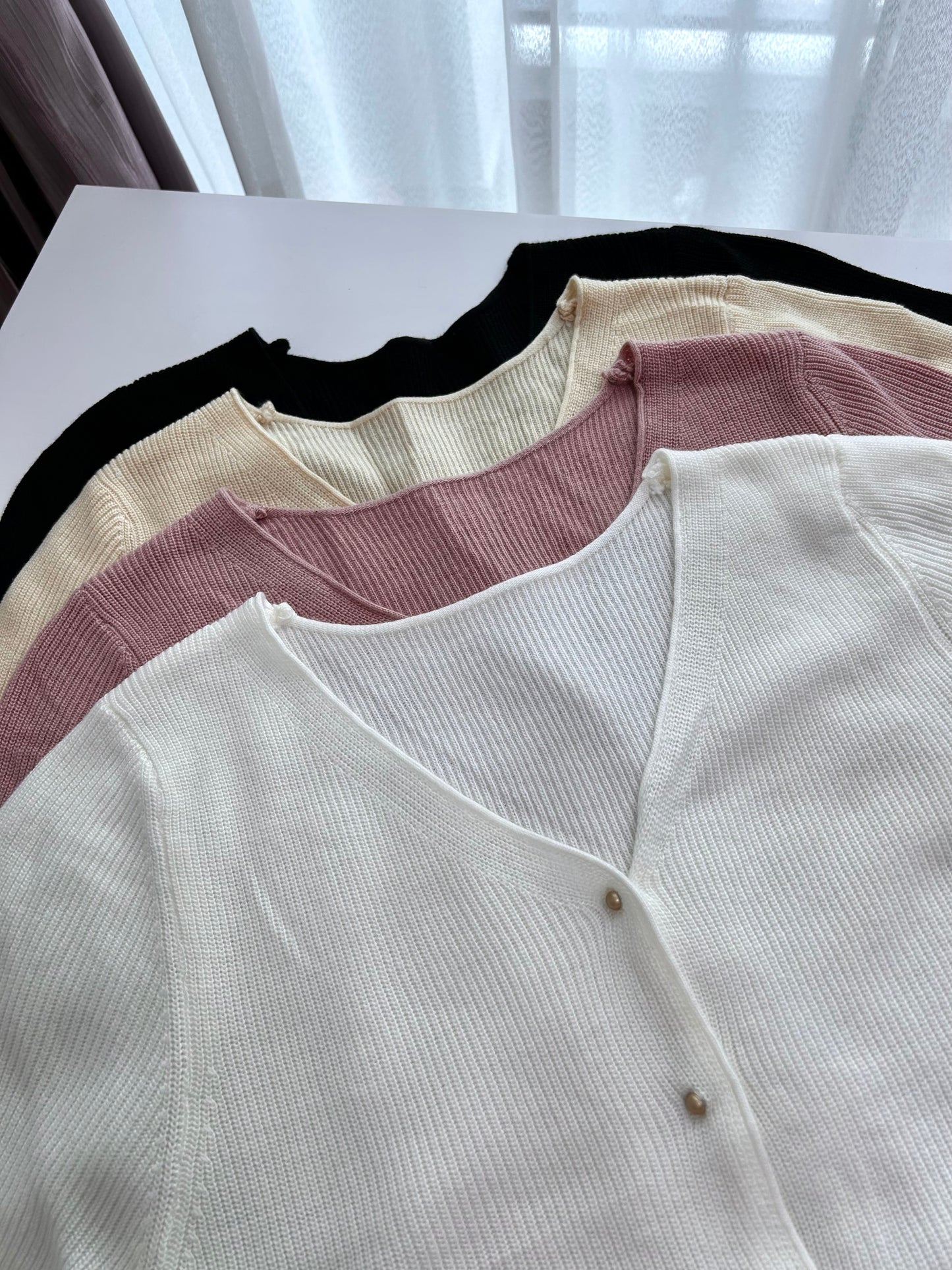 C131 French V-collar Cardigan