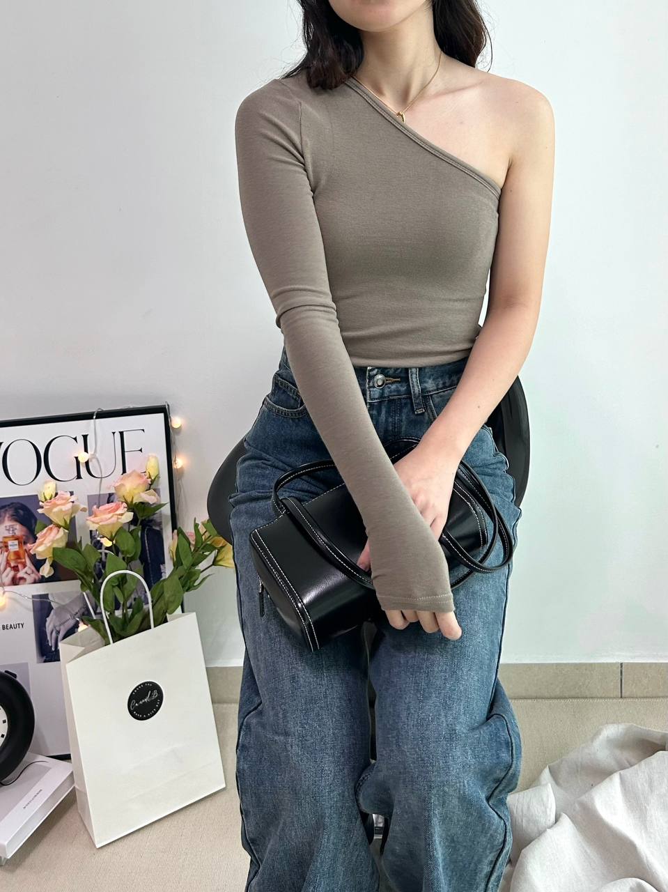 C93 Maillard Off-shoulder Top